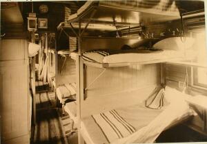 Вагон-лазарет, оборудованный на средства служащих и рабочих службы тяги Северо-Западной железной дороги 1914 год - 49097886237_eeffbf3c85_o.jpg