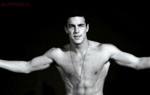 О мужчинах - mario_casas_tors_model_mario_kasas_akter_1920x1218.jpg