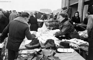 Блошиный рынок в Париже 1946 год - 38-EZw8tZjkrxw.jpg