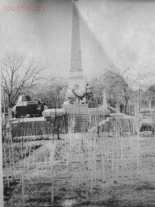 Старые фотографии поселок Глубокий -  Глубокий, памятник в парке Островского.jpg