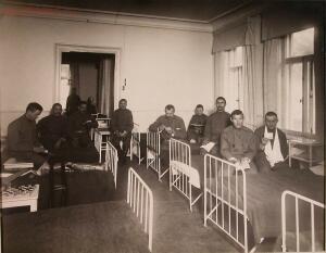 Петергофский патронат - убежище для увечных нижних чинов, 1915 год. - 9-BKHE0qxTs3k.jpg
