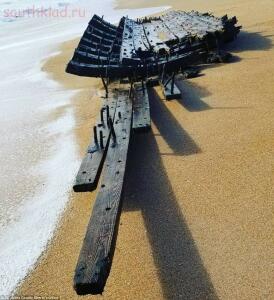 На пляж во Флориде вынесло обломки старинного корабля - ade2d1b1fc4713fb0d77333b3fbbe125.jpg