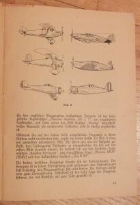 Библиотека лётчика. Немецкий справочник Das Erkennen von Flugzeugen Обнаружение самолётов  - DSCF6148.jpg
