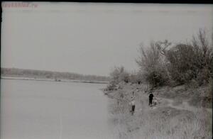 Почти тот же вид, что на фото с катером на первом плане. Турбазы Лиховского отделения ЮВЖД еще нет, берег у Каменного вала пуст.