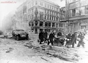 Берлин 1945 год. Жизнь на развалинах - 06a4320d9e44.jpg
