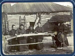 Типы казаков. Сибирские казаки на службе и дома. 1911 год - 5ba9ea1928da.jpg