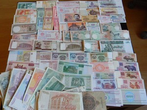 400 иностранных банкнот мира - DSCN3007.JPG