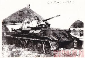 Танк командира 39 танковой бригады полковника Румянцева в х.Филиппенков  январь 1943г