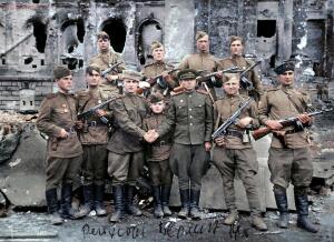 Цветные фотографии времён Великой Отечественной войны - 01-eMlZdsDhq4Y.jpg