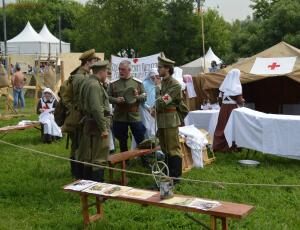 Историческая реконструкция - Kolomenskoe2014TAE_03_Reenactors.jpg