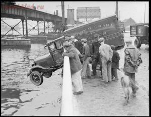 Ретро-аварии прошлого века - boston_car_crashes_17.jpg