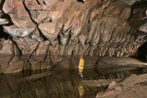 Самая глубокая пещера в мире - QOQN2SnQ2T0.jpg