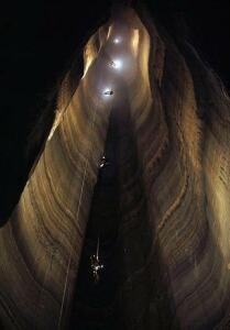 Самая глубокая пещера в мире - wxgWYTymBUo.jpg
