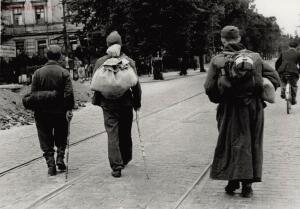 Берлин 1945 год. Жизнь на развалинах - 2a055a5491ff.jpg