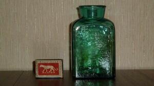Аптечная посуда зеленого стекла - 7800127.jpg