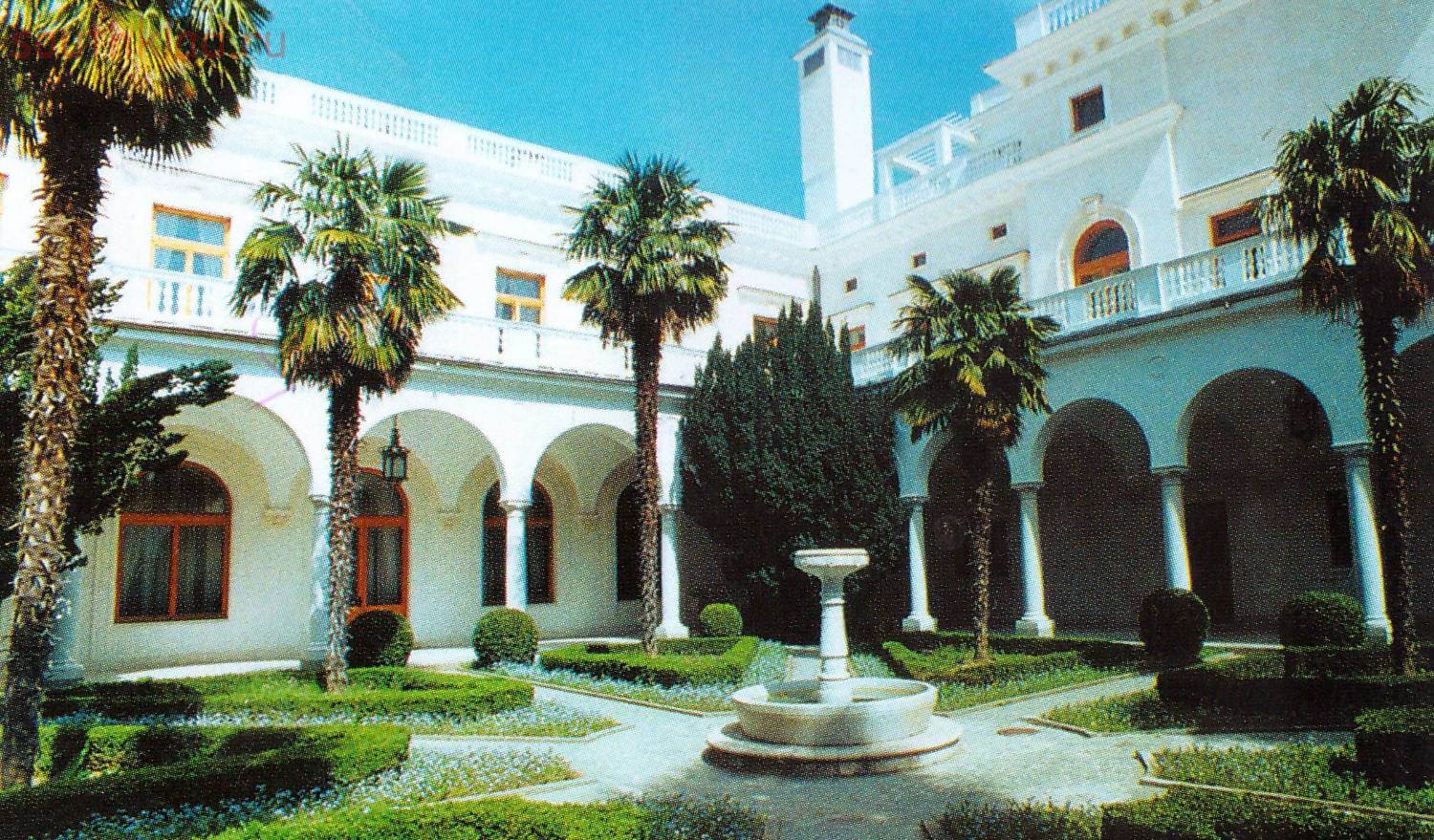 Ливадийский дворец итальянский дворик