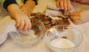 Чем отмыть грязь с монетки
