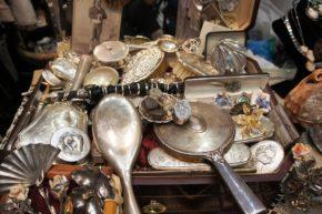 Законы продажи старинных предметов на аукционах с наибольшей выгодой