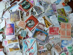 [Продам] 1 кг Почтовых марок мира 18 тысяч штук . -  2.jpg