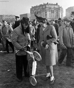 Блошиный рынок в Париже 1946 год - 57-Hp9w2RBCqq8.jpg
