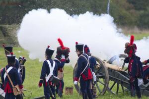 Историческая реконструкция - Historical_reenactment_of_1812_battle_near_Borodino_2011_2.jpg